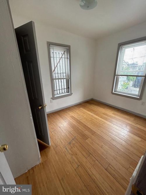 541 E Westmoreland St, PHILADELPHIA, PA, 19134-1736 | Card Image