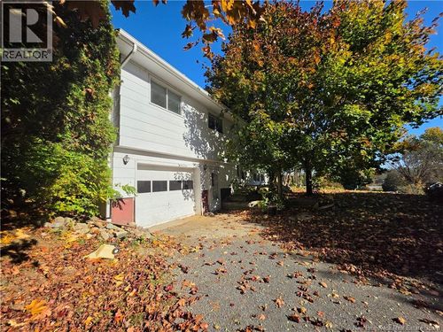 715 Clements Dr, Fredericton, NB, E3G7J2 | Card Image