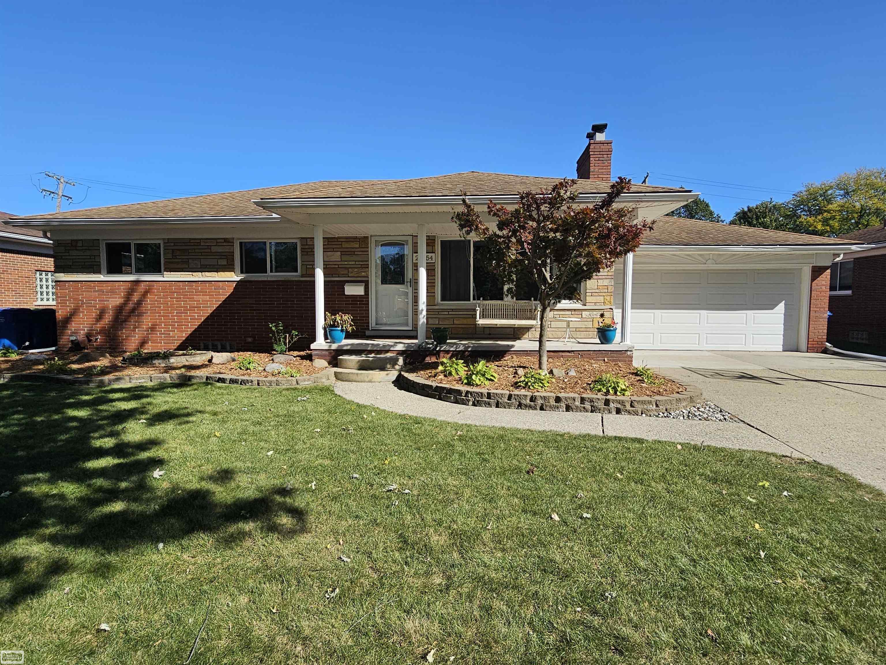 Denmar Dr, Warren, MI 48093