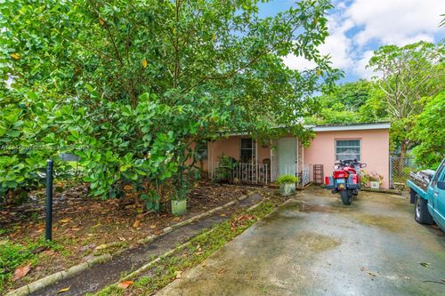 1900 Service Rd, Opa-Locka, FL, 33054-3752 | Card Image