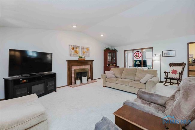 Living Room | Image 6