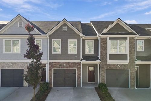 5811 Calle Vista Dr, Lithonia, GA, 30058-3603 | Card Image