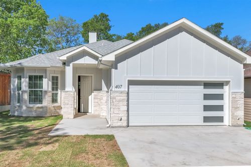407 Henderson St, Bonham, TX, 75418-4735 | Card Image