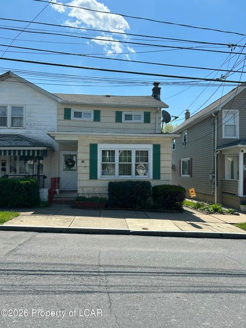 32 Brown St, Wilkes Barre, PA, 18702-4716 | Card Image
