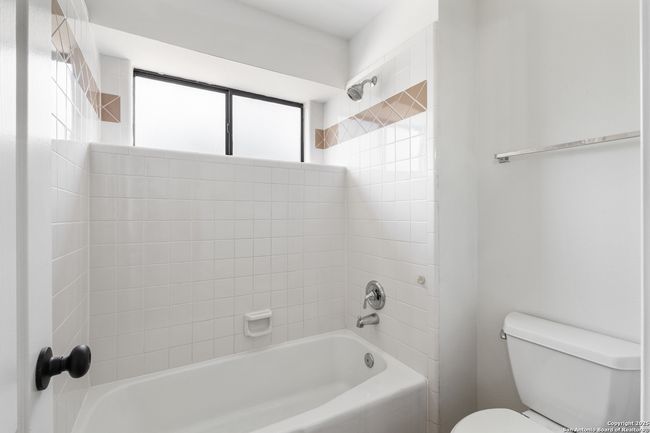10623 Alta Loma, House other with 3 bedrooms, 3 bathrooms and null parking in Helotes TX | Image 32