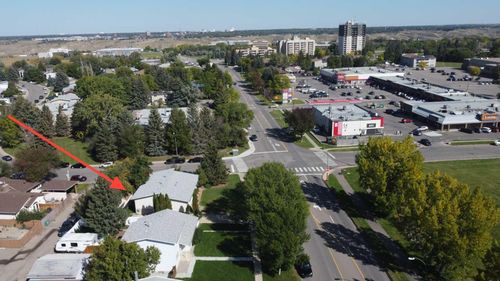 205 Columbia Blvd W, Lethbridge, AB, T1K3Z5 | Card Image