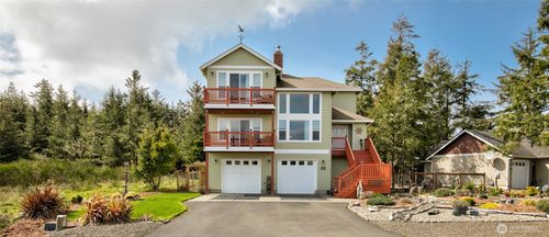 125 Sunrise Ave Se, Ocean Shores, WA, 98569-9509 | Card Image