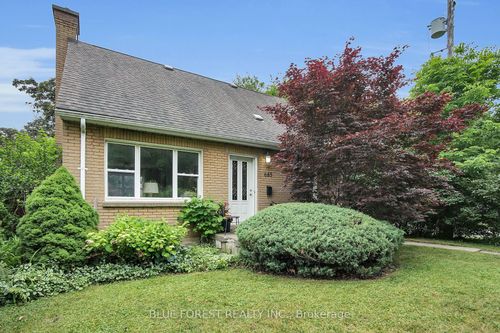 685 Strathmeyer St, London, ON, N5Y3Z3 | Card Image