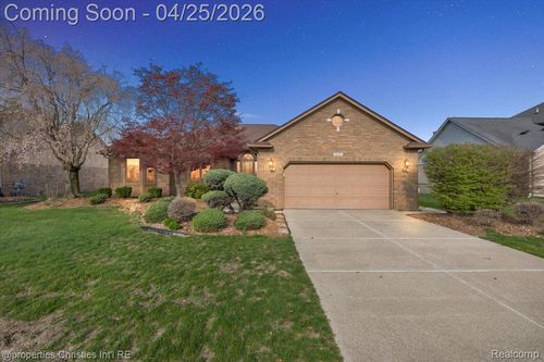 50053 Middle River Dr, Macomb, MI, 48044-1208 | Card Image