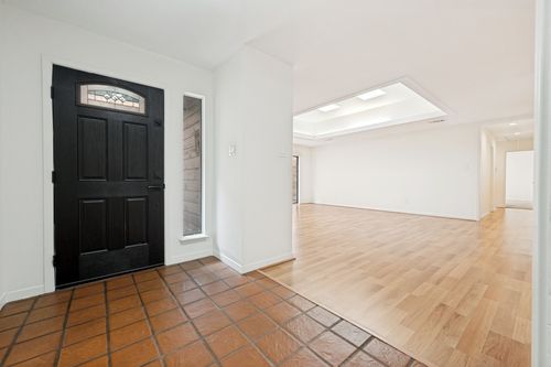 3316 Courtyard Pl, Farmers Branch, TX, 75234-3758 | Card Image