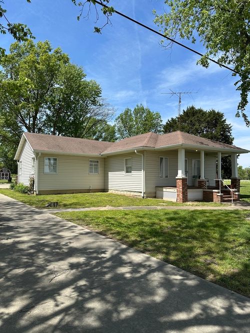23407 N Us Highway 51, Elkville, IL, 62932-2116 | Card Image