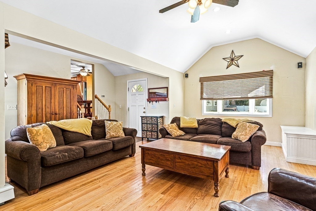 Gerard St, Wakefield, MA 01880