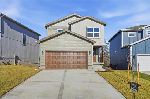 706 Glenn Ln, Kansas City, MO, 64152 | Card Image