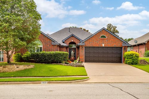 3820 Misty Glen Ct, Bedford, TX, 76021-4028 | Card Image