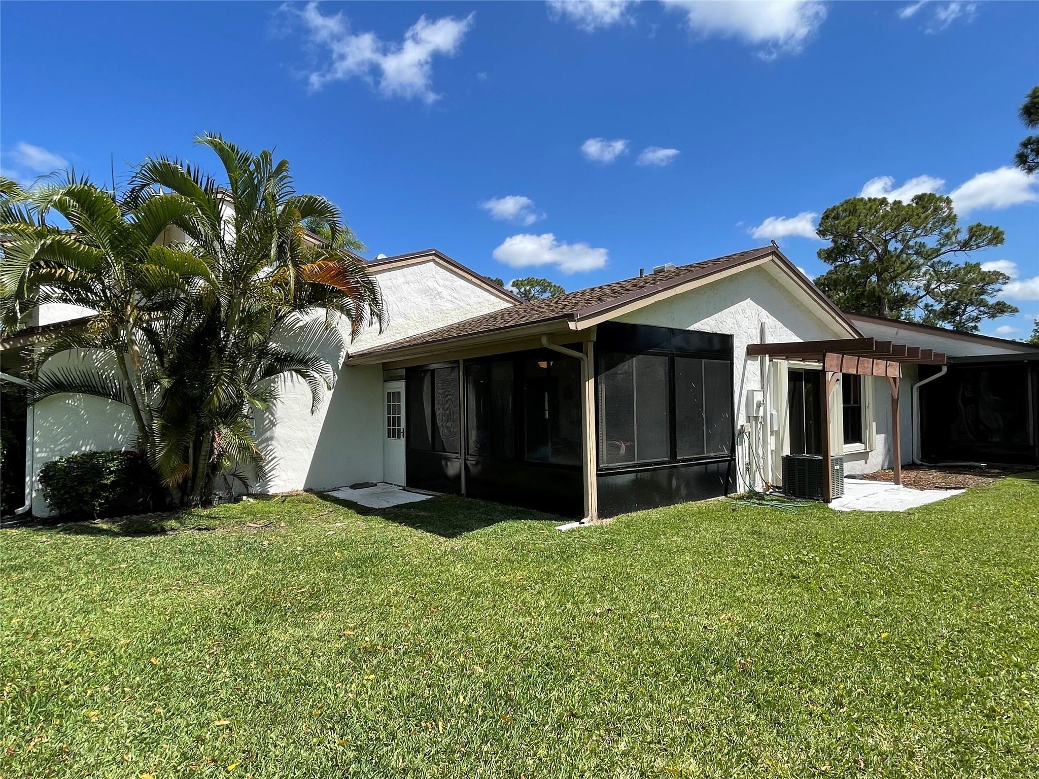 Newstead Ct, Greenacres, FL 33463