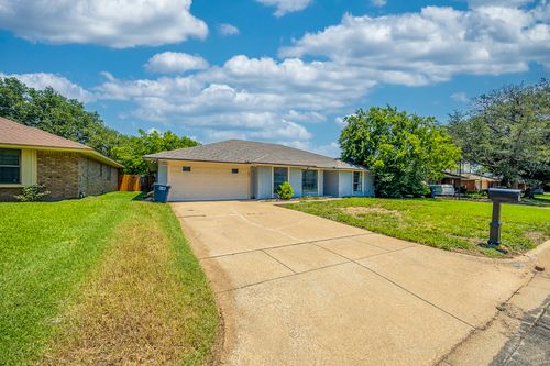 4612 Applewood Rd, Fort Worth, TX, 76133-7438 | Card Image