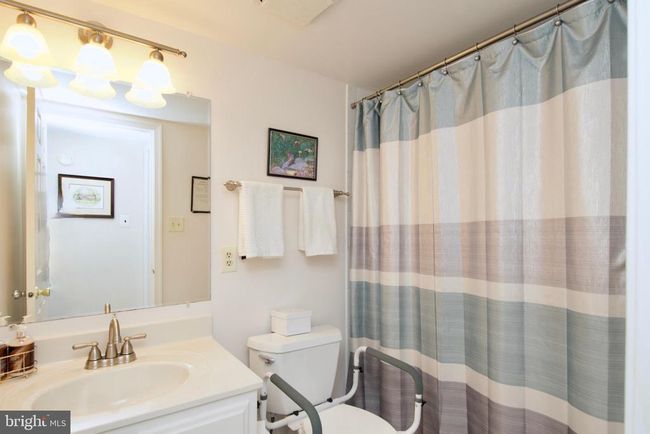 6690 Old Blacksmith Dr, House other with 5 bedrooms, 3 bathrooms and null parking in BURKE VA | Image 41