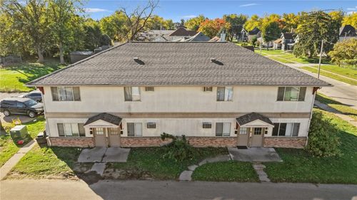 521-519 N 3rd St, Marshalltown, IA, 50158-5571 | Card Image