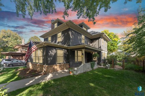 1218 S 1st Ave Avenue, Sioux Falls, SD, 57105 | Card Image