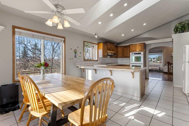 120 Somerglen Common Sw, House other with 5 bedrooms, 3 bathrooms and 4 parking in Calgary AB | Image 11