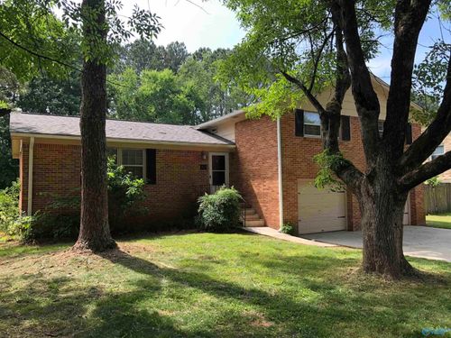 323 Forrest Park Ct Nw, Huntsville, AL, 35806-1873 | Card Image
