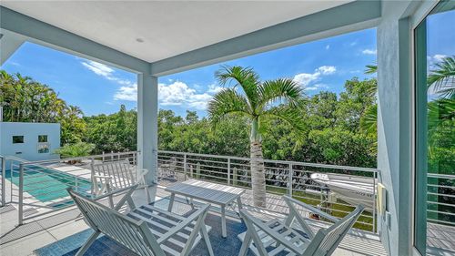 705 Jungle Queen Way, LONGBOAT KEY, FL, 34228-1830 | Card Image