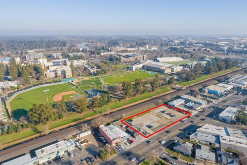 6329-6325 Elvas Ave, Sacramento, CA, 95819-4333 | Card Image