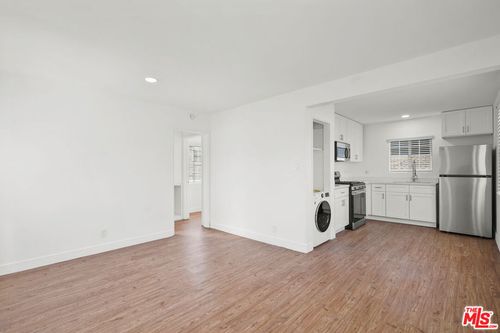 530 Almond Ave, Long Beach, CA, 90802-1742 | Card Image