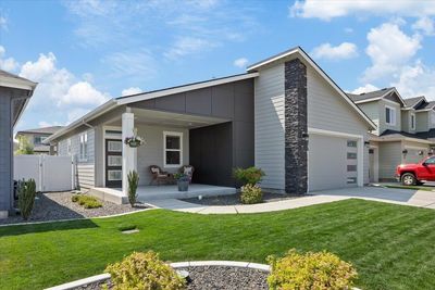 20870 E Deschutes Ave, Home with 3 bedrooms, 2 bathrooms and null parking in Liberty Lake WA | Image 2