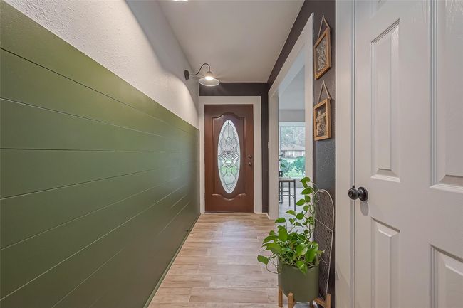 419 Magnolia Bnd, House other with 3 bedrooms, 2 bathrooms and 2 parking in New Caney TX | Image 4