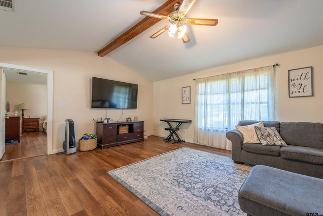 103 Irvin Ln, House other with 3 bedrooms, 2 bathrooms and null parking in Mt Vernon TX | Image 6
