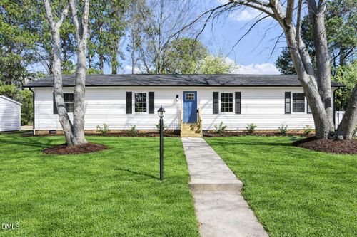 8 Bair Cir, Durham, NC, 27704-1552 | Card Image