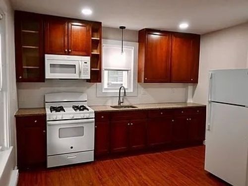 apt-2-15 Church Ave, Woburn, MA, 01801-5050 | Card Image