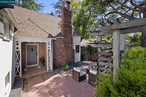 6008 Chelton Dr, Oakland, CA, 94611-2427 | Card Image