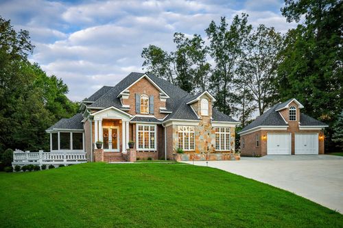 914 Beckridge Rd, McMinnville, TN, 37110-7790 | Card Image