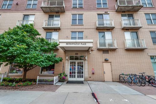 unit-2150-333 W Mifflin St, Madison, WI, 53703-6007 | Card Image