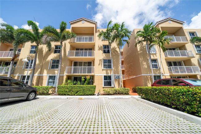 APT-204 - 619 E Sheridan St, Condo with 2 bedrooms, 2 bathrooms and null parking in Dania Beach FL | Image 10