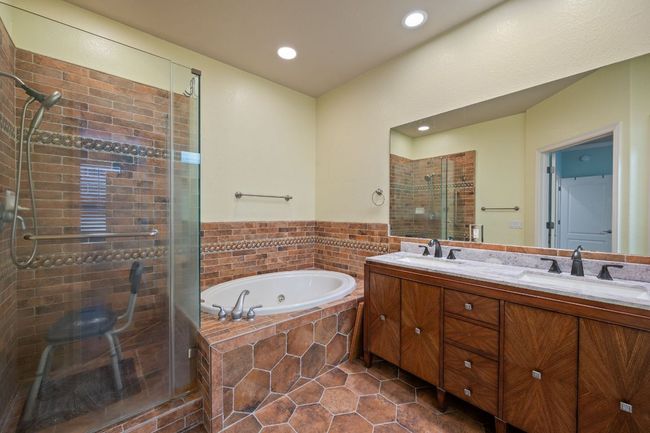 4229 Johns Light Dr, Condo with 3 bedrooms, 3 bathrooms and 4 parking in Austin TX | Image 18