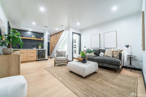 165 Valparaiso St, San Francisco, CA, 94133-2523 | Card Image