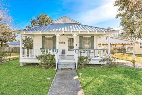 305 Morgan St, Madisonville, LA, 70447-9460 | Card Image
