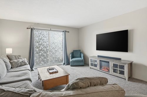 apt-29-9 Shadowbrook Ln, Milford, MA, 01757-1136 | Card Image