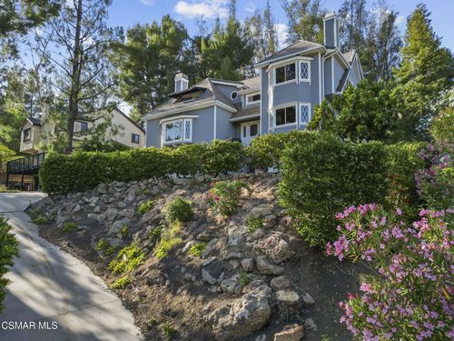 1561 Lookout Dr, Agoura Hills, CA, 91301-2920 | Card Image