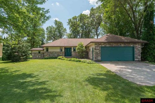 900 Lakeview Rd, Lake Crystal, MN, 56055-2424 | Card Image