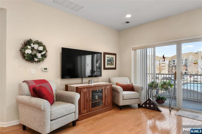 10108 Warrens Way, Townhouse with 2 bedrooms, 2 bathrooms and null parking in Wanaque NJ | Image 12