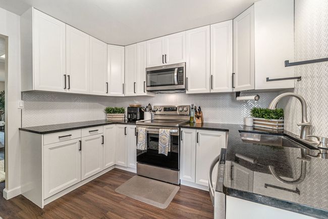 7462 Pebble Ln, Condo with 2 bedrooms, 2 bathrooms and null parking in West Bloomfield MI | Image 5