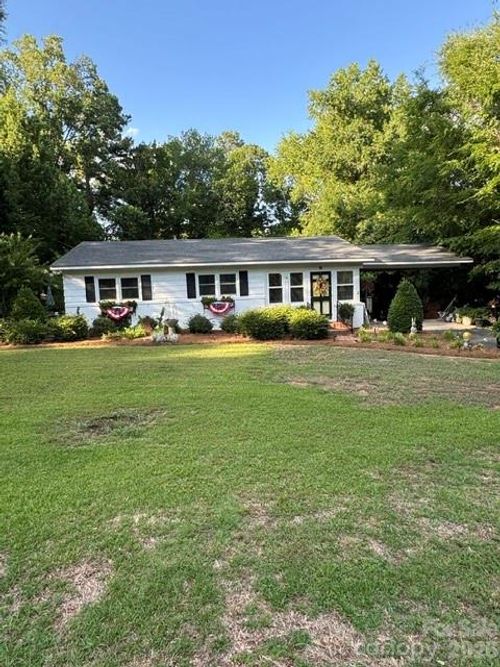 606 N Pine Ln, Wadesboro, NC, 28170-2551 | Card Image