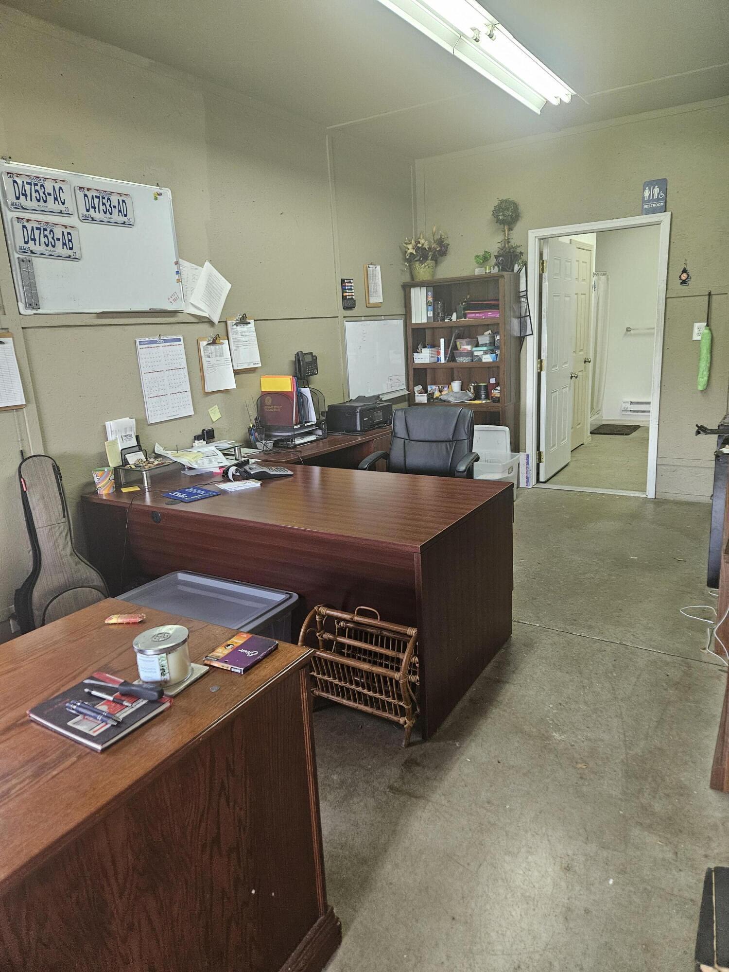 Commercial Sale in Springfield 2