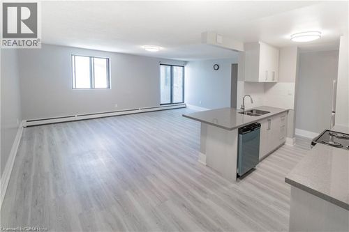 406-4422 Huron St, Niagara Falls, ON, L2E7C8 | Card Image