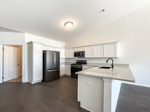 494 Ridge Ln, Bolingbrook, IL, 60440-5604 | Card Image