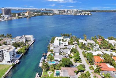 1020 S Shore Dr, House other with 4 bedrooms, 2 bathrooms and null parking in Miami Beach FL | Image 3